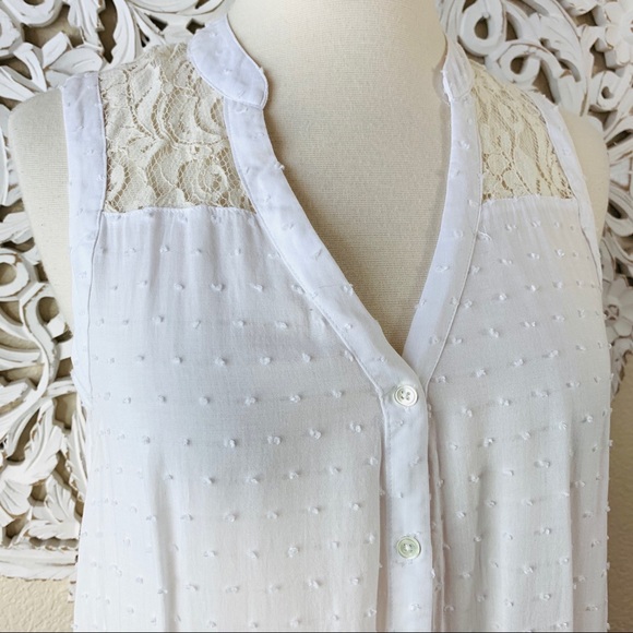 {Edme & Esyllte} White Textured Sleeveless Top - Picture 3 of 7